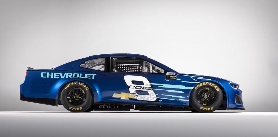  Chevrolet Camaro ZL1 NASCAR Race Car 2018 года  (фото 2 из 17)